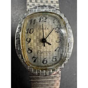 1970s Vintage Timex Women's Electric Watch Chrome Plated Textured 20.4mm